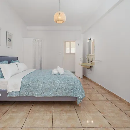 Eirini Hostel *